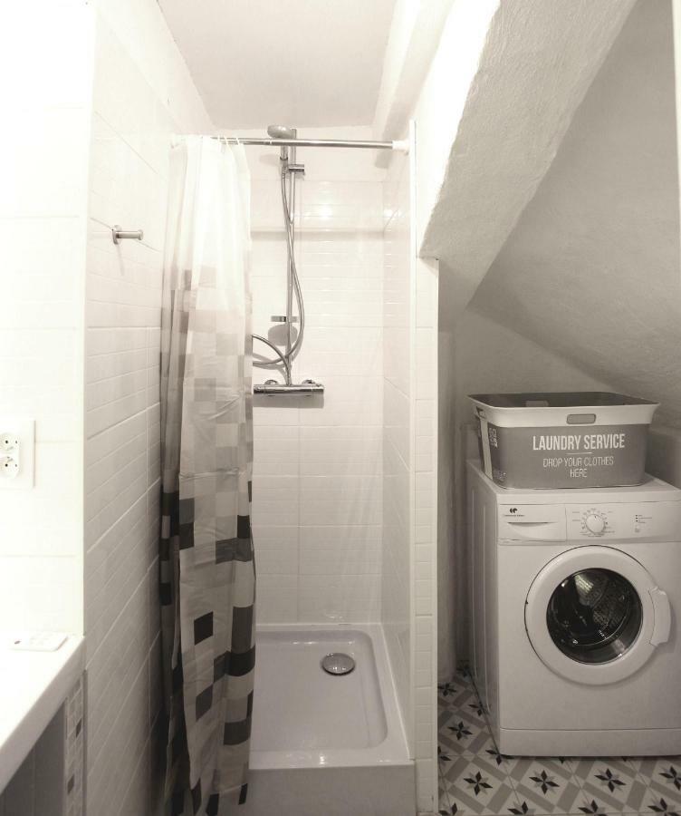 GregBnb-com - T2 Ancien et moderne - PARKING INCLUS - 15min Gare Toulon Eksteriør billede