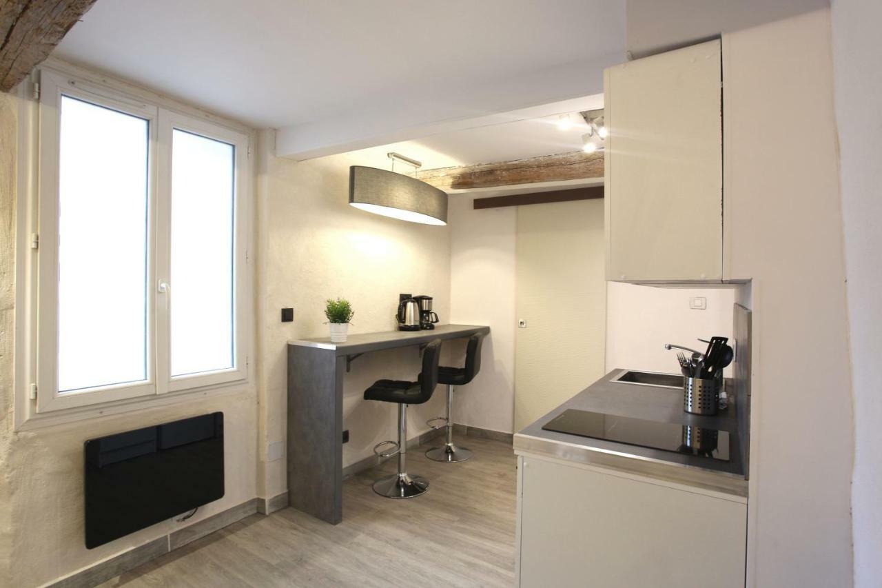 GregBnb-com - T2 Ancien et moderne - PARKING INCLUS - 15min Gare Toulon Eksteriør billede