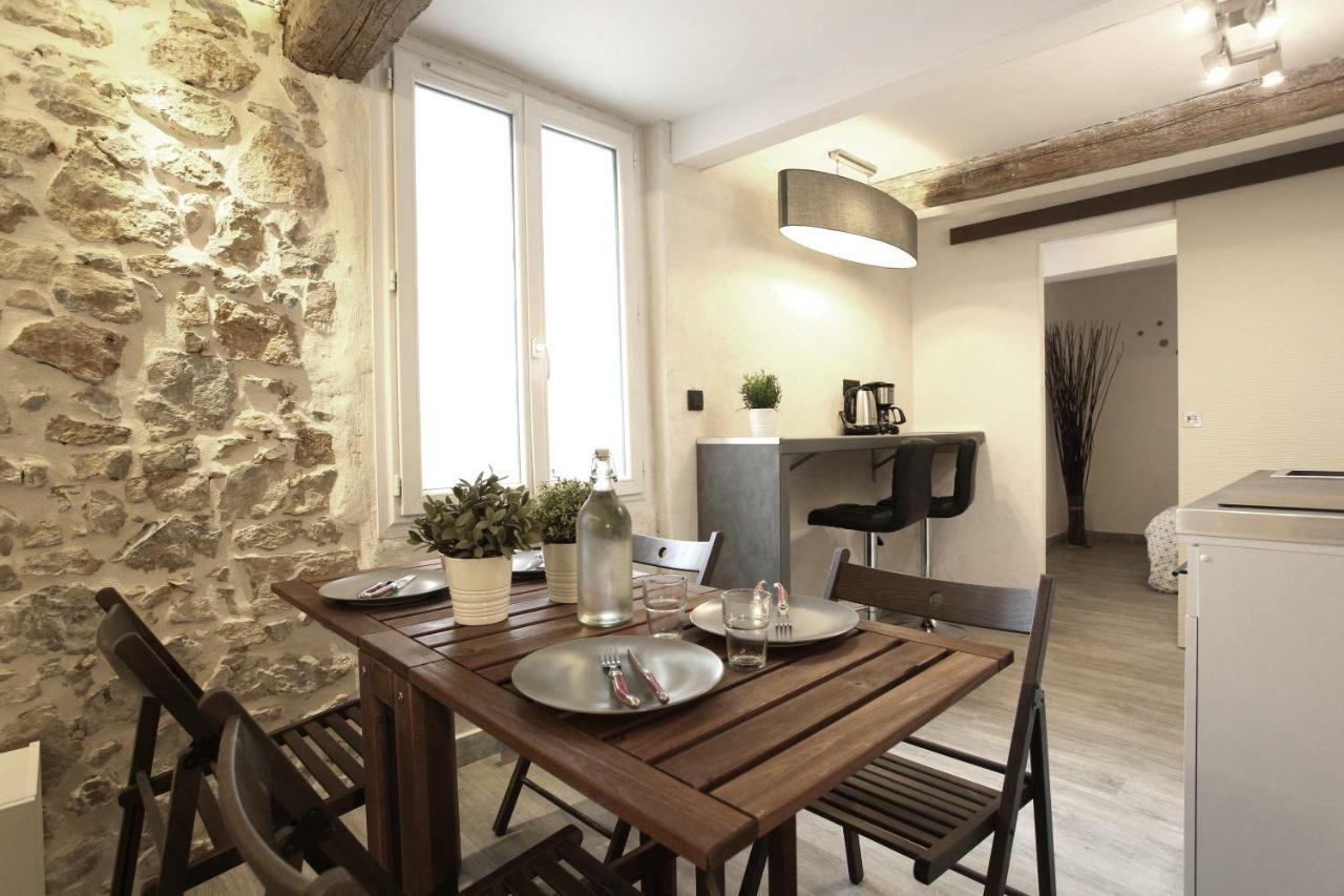 GregBnb-com - T2 Ancien et moderne - PARKING INCLUS - 15min Gare Toulon Eksteriør billede