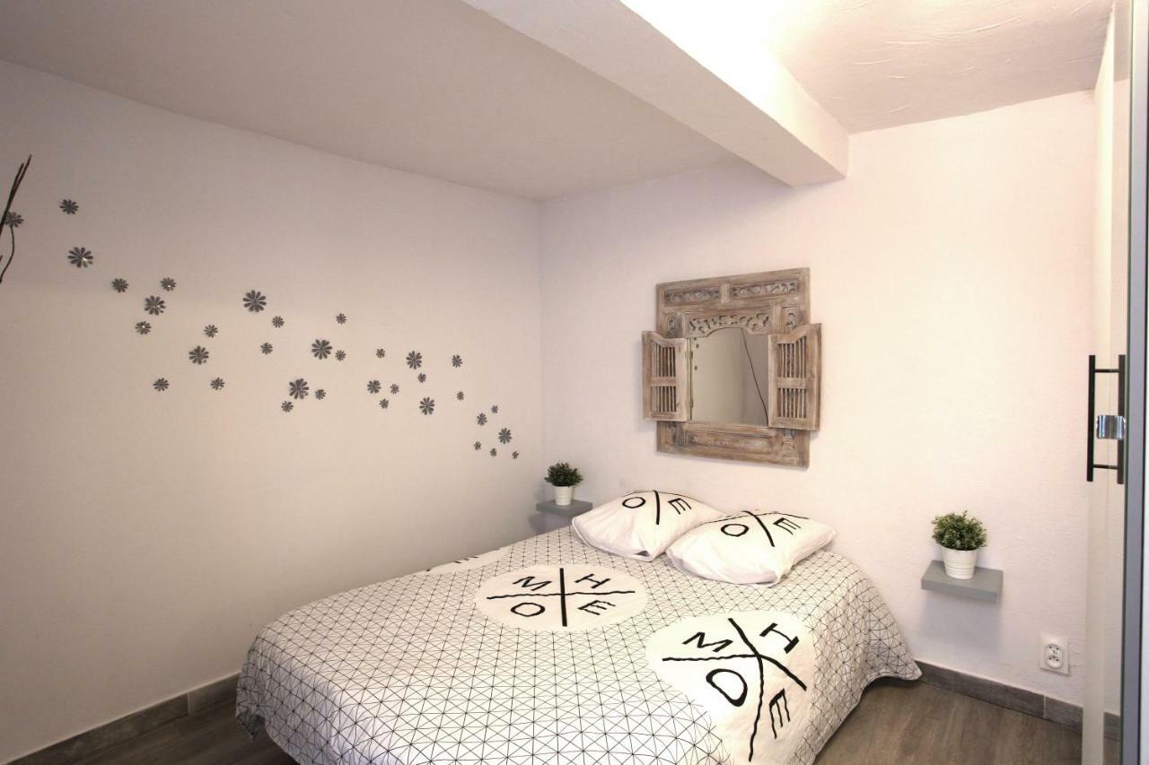 GregBnb-com - T2 Ancien et moderne - PARKING INCLUS - 15min Gare Toulon Eksteriør billede
