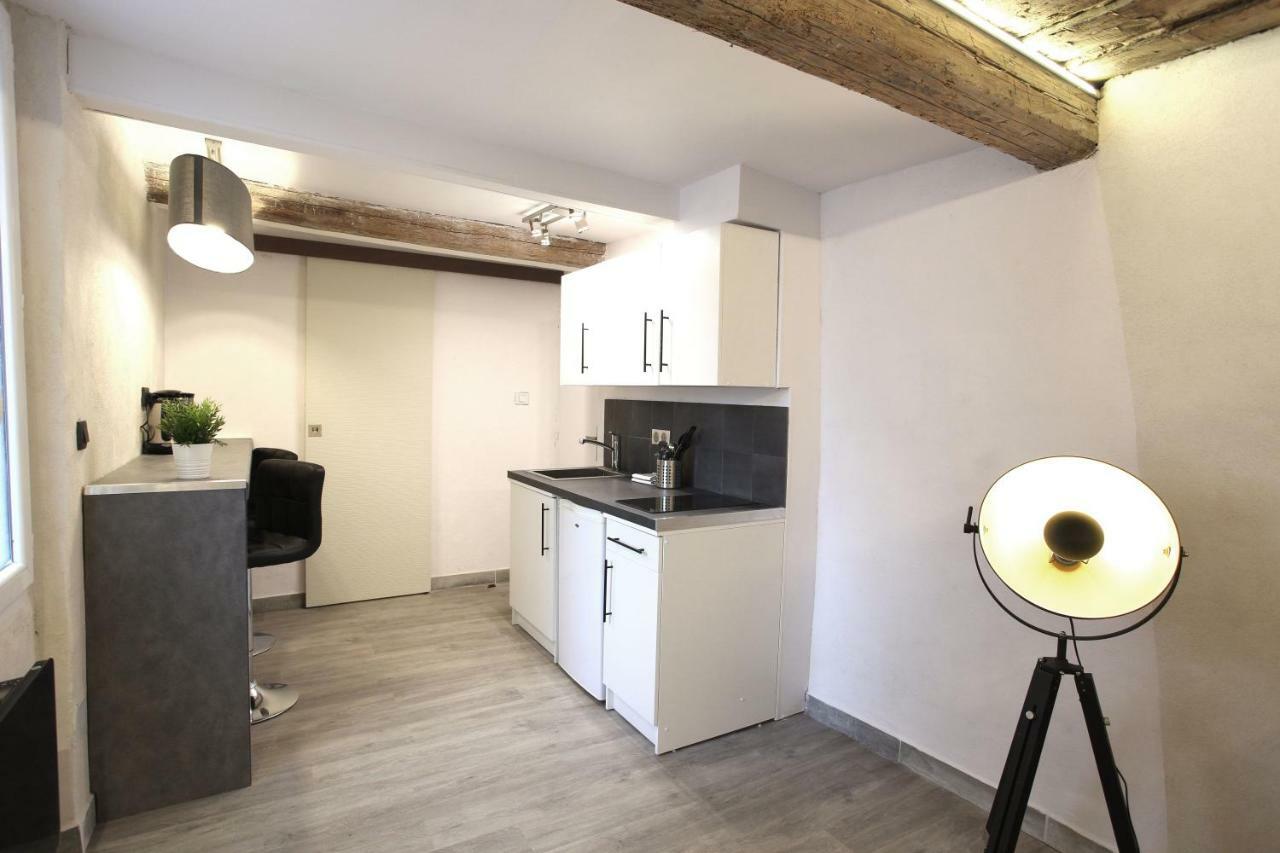 GregBnb-com - T2 Ancien et moderne - PARKING INCLUS - 15min Gare Toulon Eksteriør billede