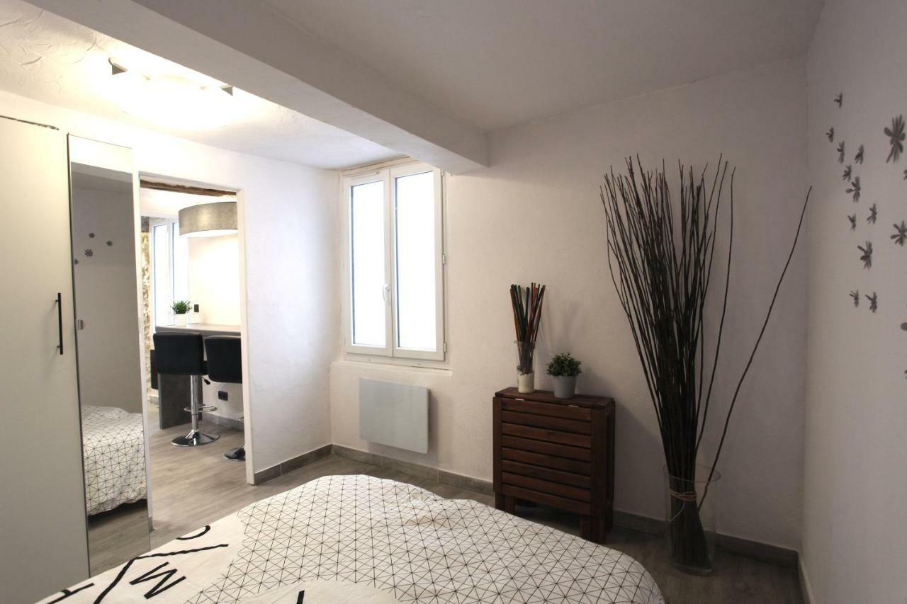 GregBnb-com - T2 Ancien et moderne - PARKING INCLUS - 15min Gare Toulon Eksteriør billede