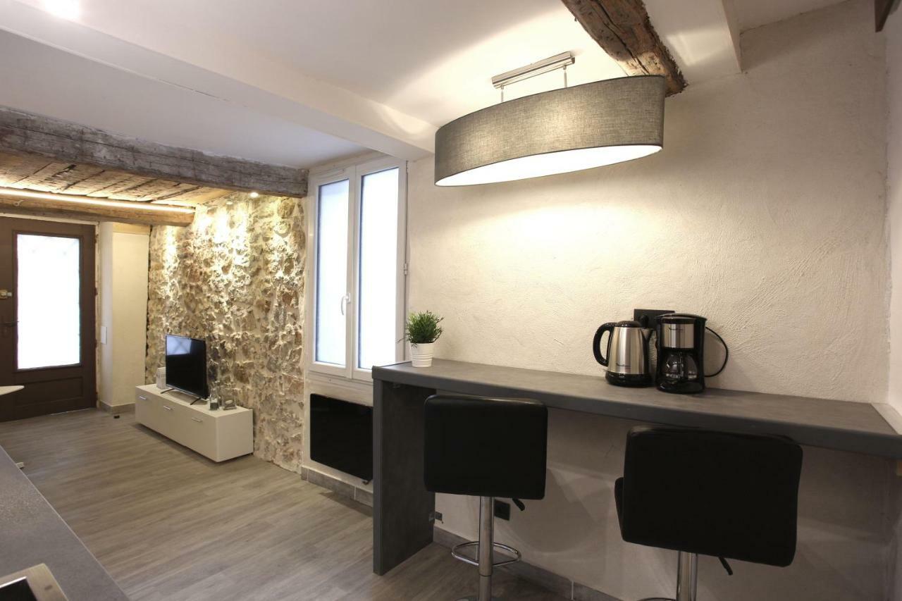 GregBnb-com - T2 Ancien et moderne - PARKING INCLUS - 15min Gare Toulon Eksteriør billede